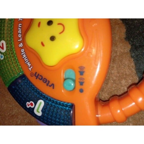 VTech Twinkle and Learn Tambourine - Picture 4 of 4
